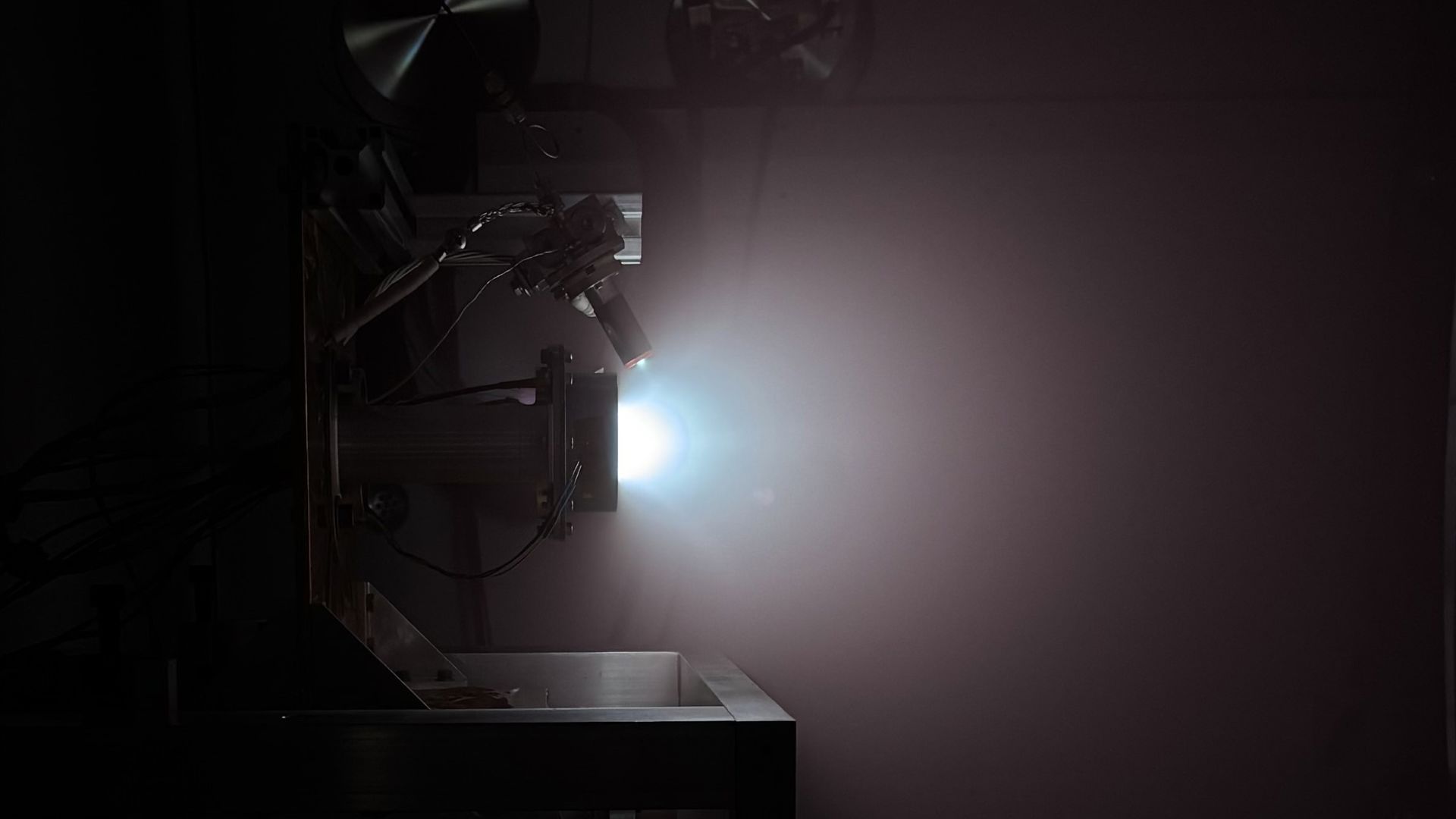 Plasma On! Avviati i test del propulsore CIRA CRHET250-MK2